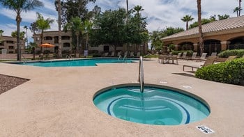 Catalina Canyon hot tub spa by refreshing pool.